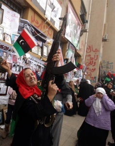 18 марта. Бенгази. Очень очень мирная демонстрантка против Каддафи