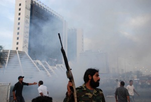 Бенгази. Взрыв в отеле ТИБЕСТИ. Мятежники убивают друг друга