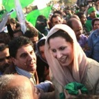 АИША, дочь Каддафи, с народом