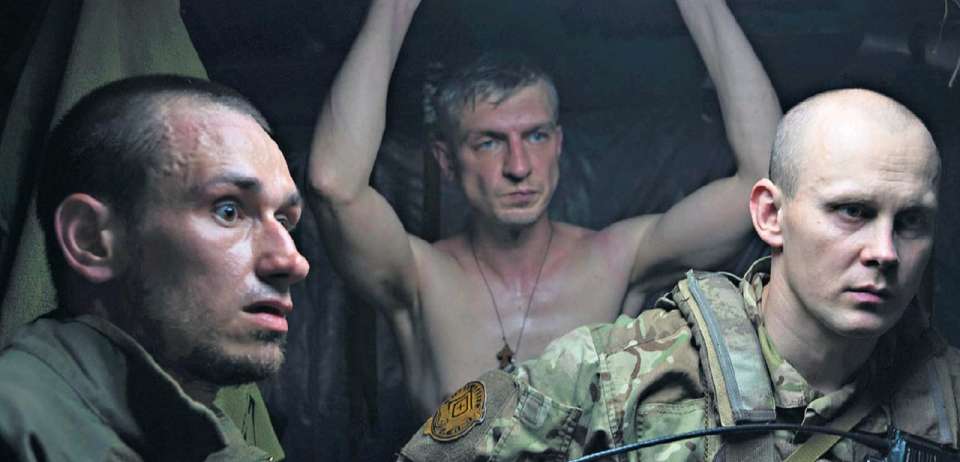 Украинские военные обсуждают Украинские военные обсуждают