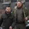 Зеленский: 'Бедный парень в дешевом свитере', который 'лично отдавал Донбасс'. Подробности скандала (REUTERS) REUTERS