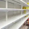 Экономика Украины и война: с овощами и молоком придётся попрощаться, в бюджете — дыра (РИА Новости . Павел Паламарчук / Ажиотаж в продуктовых магазинах Львова) РИА Новости . Павел …