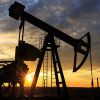 Как оценить баррель нефти? (Добыча нефти в Техасе, США. Архивное фото | © AP Photo, PRNewsFoto/Redhawk Investment Group, LLC, Shutterstock) Добыча нефти в Техас…