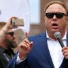 Рептилоид в шляпе: почему заинтересовались любимым конспирологом Трампа (Рептилоид в шляпе: почему СМИ заинтересовались любимым конспирологом Трампа) Рептилоид в шляпе: п…