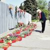 На Куликовом поле в Одессе призвали к импичменту Порошенко (Участники акции в память о погибших при пожаре в Доме профсоюзов на площади Куликово поле в Одессе. …) Участники акции в па…