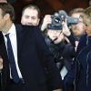 Роман Франции с Макроном. Под звуки 'Оды к радости' (Лидер движения En Marche Эммануель Макрон с женой во время своей победной речи перед Лувром в Париже) Лидер движения En Ma…