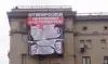 Вот и крючит их… (Вот и корчит их…) Вот и корчит их…