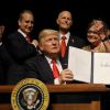 Трамп денонсировал соглашение Обамы по либерализации отношений с Кубой (Эта сделка порождает насилие: Трамп денонсировал соглашение Обамы по либерализации отношений с Кубой) Эта сделка порождает…
