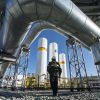 Нефть будет дорожать. Когда мы этому порадуемся (Дожимная компрессорная станция на нефтегазовом месторождении. Архивное фото) Дожимная компрессорн…