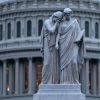 Американский shutdown: в США из-за прекращения финансирования закрылось федеральное правительство (В США закрылось федеральное правительство из-за прекращения финансирования) В США закрылось феде…
