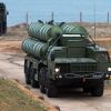 'Ростех' готов развернуть С-400 против России? (На фото: боевые расчеты зенитных ракетных комплексов (ЗРК) С-400 Триумф (Фото: Сергей Мальгавко/ТАСС)) На фото: боевые расч…