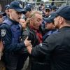 У российских дипмиссий на Украине произошли провокации, есть задержанные (Акции протеста у российких диппредставительств на Украине) Акции протеста у рос…