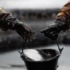 До 70 тысяч на человека! Россиян предлагают спасать от бедности нефтегазовыми рублями