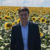 СНЕСут ли рейтинг Зеленского земля и Вятрович?