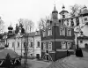 Эстония позарилась на исконно русские земли (В Печорах находится основанный в 15-м веке Псково-Печорский Свято-Успенский мужской монастырь) В Печорах находится …