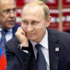 Путин видит себя де Голлем (На фото: президент России Владимир Путин (на первом плане) (Фото: Станислав Красильников/ТАСС)) На фото: президент Р…