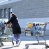 Кто точно переживет этот кризис, кроме России (Покупатели выходят из магазина в Мелвилле, штат Нью-Йорк | © AFP 2020 / Getty Images / Bruce Bennett) Покупатели выходят и…