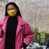 США vs ВОЗ: а козыри у Китая (NYT) (Девушка в защитной маске в Москве | © РИА Новости, Евгений Биятов) Девушка в защитной м…