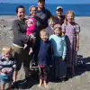 Daily Mail: Традиционные семьи на Западе услышали Путина и потянулись в Россию (Семья Аренда Файнстра из Канады. Фото: Daily Mail) Семья Аренда Файнстр…