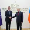 Расплата за лай у ворот