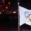 Французский поцелуй. Мировой спорт умер и стал комедийным шоу (© РИА Новости . Павел Бедняков / Церемония закрытия XXIV Олимпийских игр в Пекине) © РИА Новости . Паве…