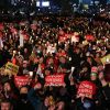 Победа народа и заря новой весны для Южной Кореи (Candlelight demonstrators celebrate their victory at Gwanghwamun Square on Mar. 10, after the Consti…) Candlelight demonstr…