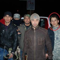 Террористы манипулируют сознанием ливийских подростков, которые под действием экстремисткой пропаганды берут в руки оружие тем самым становясь мишенью для ливийских граждан Террористы манипулир…