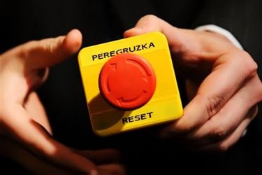 Кнопка «Перегрузка» преподнесённая Клинтон при близком рассмотрении Кнопка Перегрузка пр…