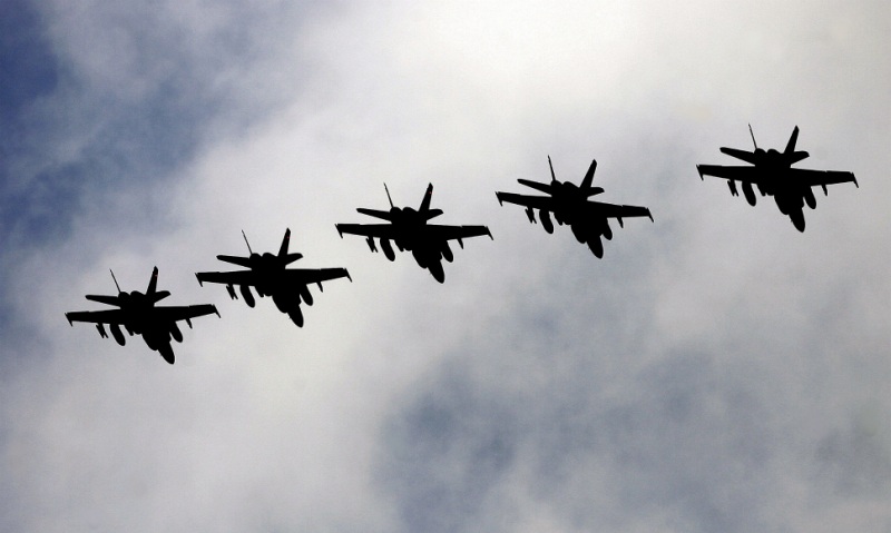 18 марта. Канадские F 18 Hornet  ...