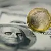 Украина выводит наличные миллиарды через Румынию (Доллар. Фото: Дарья Ильина REX) Доллар. Фото: Дарья …