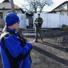 48 часов в Зайцево с солдатами ДНР (Замглавы миссии ОБСЕ на Украине А. Хуг посетил поселок Зайцево в Донецкой области | © РИА Новости, И…) Замглавы миссии ОБСЕ…