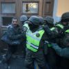 'Злоупотребление правом на мирный протест': как проходили стычки сторонников Саакашвили с силовиками в центре Киева