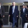 США: Не прощаются и не уходят (На фото: президент США Дональд Трамп у здания штаб-квартиры ЦРУ (Фото: DPA/TASS)) На фото: президент С…