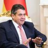 Меркель, оседлав санкционную 'дохлую лошадь', мстит России (На фото: глава МИД Германии Зигмар Габриэль (Фото: DPA/TASS)) На фото: глава МИД Г…
