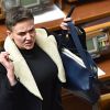 Падение украинской Жанны д'Арк: как Надежда Савченко перестала быть героиней западных СМИ (Падение украинской Жанны д'Арк: как Надежда Савченко перестала быть героиней западных СМИ) Падение украинской Ж…