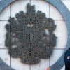 Долгоиграющая история Скрипалей (На фото: сотрудник полиции у здания посольства Великобритании в РФ на Смоленской набережной (Фото: С…) На фото: сотрудник п…