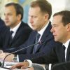 Медведев, Шувалов, Дворкович: Уходящие натуры правительства (На фото: премьер-министр РФ Дмитрий Медведев, первый вице-премьер РФ Игорь Шувалов и вице-премьер РФ…) На фото: премьер-мин…