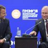 Пробой изоляции. Почему все захотели сотрудничать с Россией (Президент РФ Владимир Путин и президент Франции Эммануэль Макрон на Петербургском международном экон…) Президент РФ Владими…