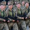 Заставим всех кричать 'Слава Украине!'. Киев реформирует армию (Военнослужащие на генеральной репетиции военного парада в честь 27-ой годовщины Независимости Украин…) Военнослужащие на ге…