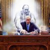 США срочно нуждаются в гуманитарной помощи из фольги и кастрюль