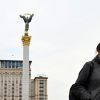 Украина нашла уникальный путь к победе над эпидемией (Женщина в медицинской маске на улице Киева | © AFP 2020 / Sergei Supinsky) Женщина в медицинско…
