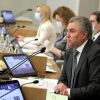В Госдуме разгорелся скандал из-за 'американского гражданства' депутата (В Госдуме разгорелся скандал из-за) В Госдуме разгорелся…