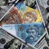 Украину принуждают провести три мегареформы (Денежные купюры США и Украины | © РИА Новости / Александр Демьянчук) Денежные купюры США …