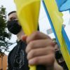 Националисты начали травлю продавщицы, которая назвала атошников убийцами
