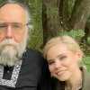 Убийство дочери Александра Дугина и спекуляции в СМИ (Убийство дочери Александра Дугина и спекуляции в СМИ) Убийство дочери Алек…