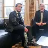 Противоречия французского парламента позволили Макрону назначить премьер-министром представителя меньшинства