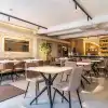 Мебель для фудкорта торгового центра: стулья и столы
