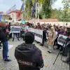 В Молдавии происходит много необъяснимого. Накануне второго тура президентских выборов прошли обыски (© РИА Новости . Родион Степанчук / Акция протеста молдавской оппозиции у здания Конституционного суда) © РИА Новости . Роди…