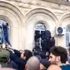 Особенности мандариновой революции в Абхазии: начали с антироссийских лозунгов, затем подняли триколор (На фото: протест оппозиции в Абхазии (Фото: Анжела Кучуберия/ТАСС)) На фото: протест опп…