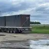 Водителей фур, из которых были запущены дроны во время массовой атаки, допросили (Фото: Игорь Кобзев / t.me/kobzevii) Фото: Игорь Кобзев /…